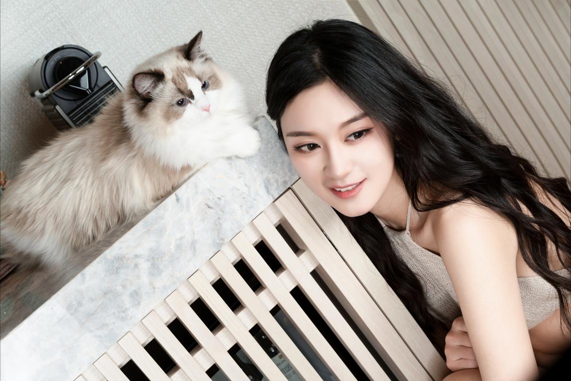 重庆高温红色预警两连发 防空洞成避暑“天堂”